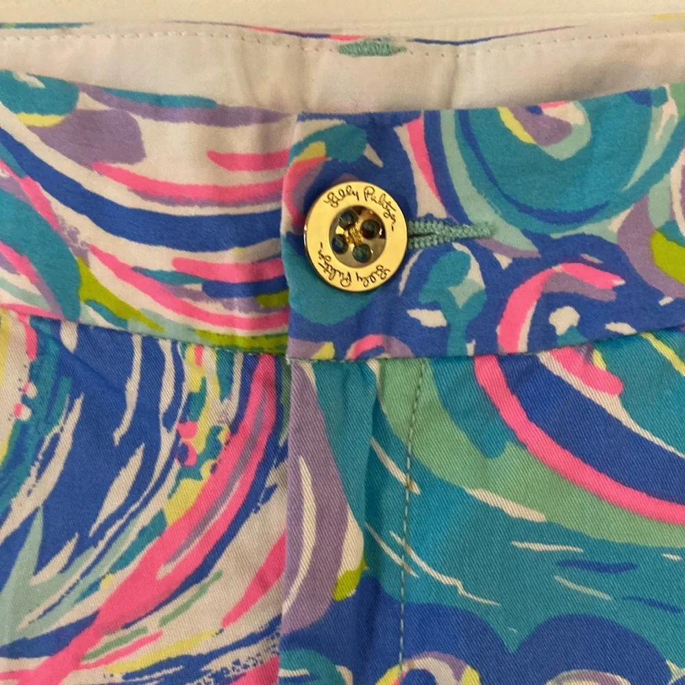 Lilly Pulitzer Swirl Print Shorts in Blue and Pink size 0 waist 30” inseam 7”